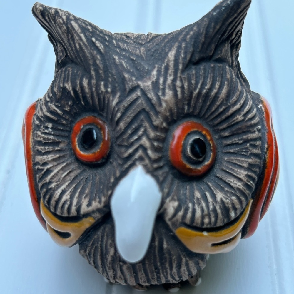 Vintage Artesania Rinconada Owl Figurine Ceramic Red Yellow Signed 3 inch - Picture 3 of 8
